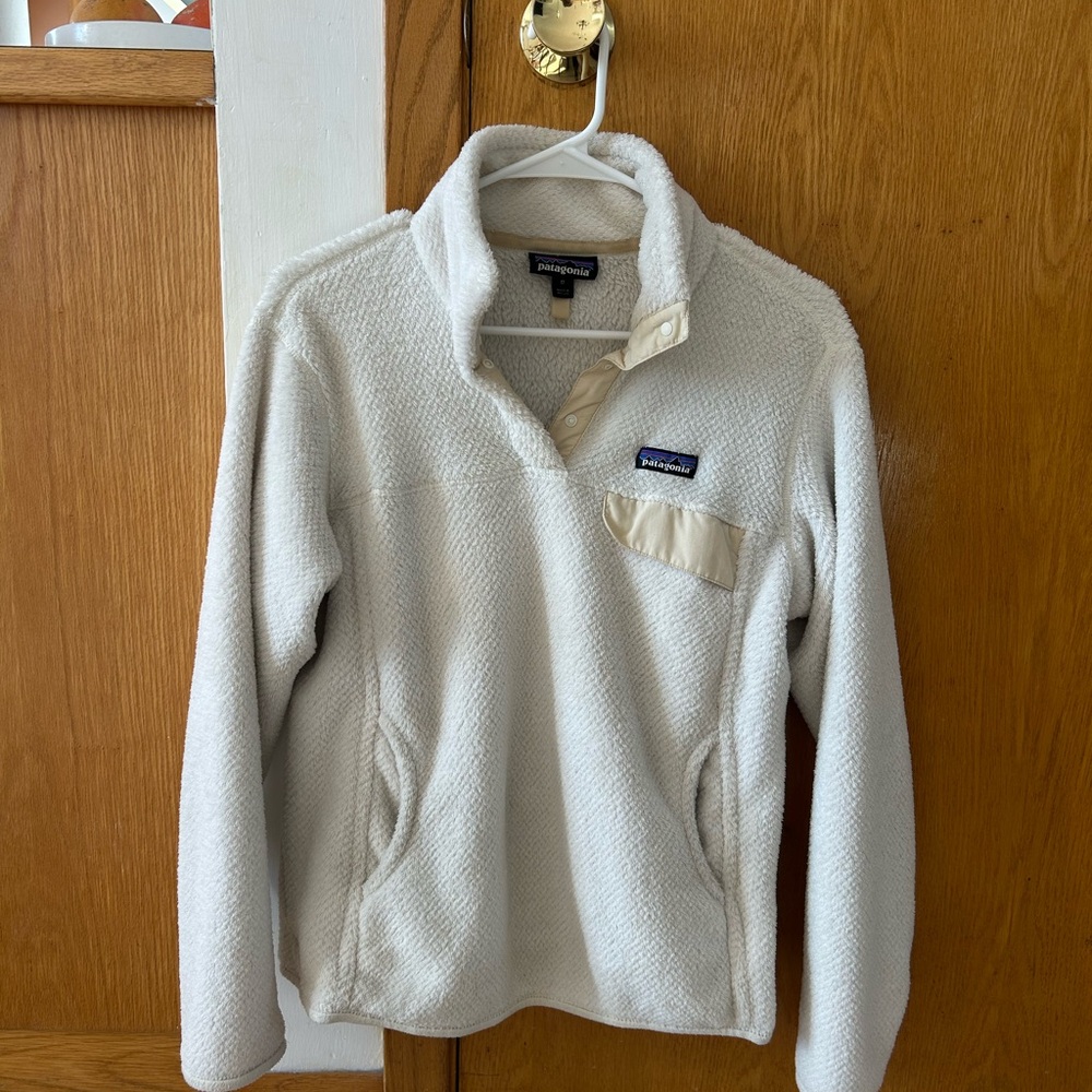 Patagonia off white Polartec Fleece pullover